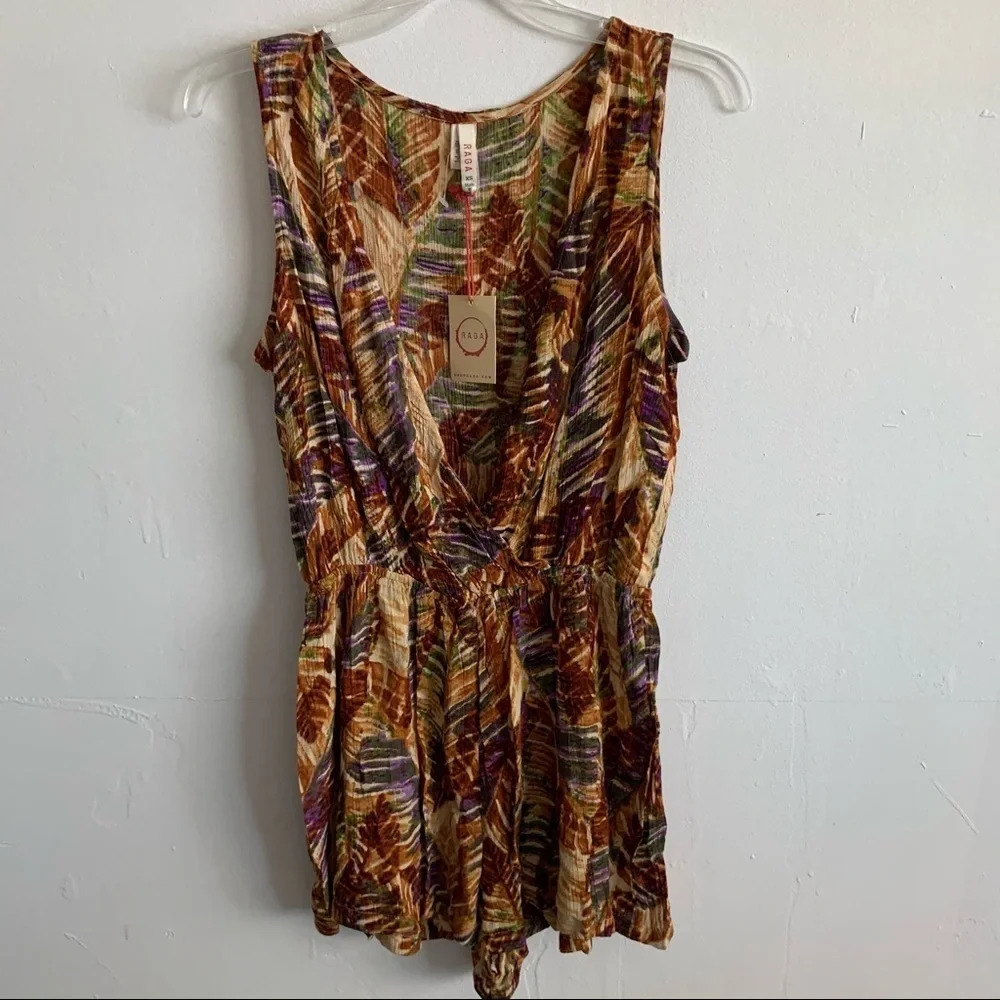 Raga Sleeveless Paradise Peak Romper NWT